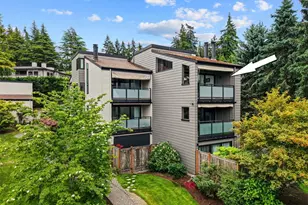 11226 NE 68th St, Kirkland, WA 98033 - Photo 1