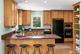 1002 NW 70th St, Seattle, WA 98117 - Photo 11