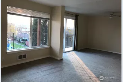 9715 Danwood Lane #4, Silverdale, WA 98383 - Photo 5
