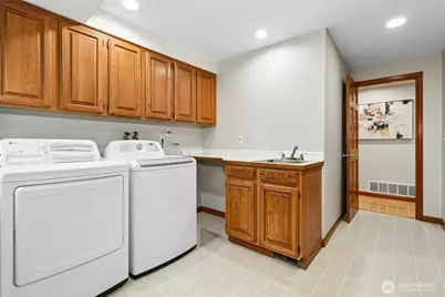 20005 NE 42nd Street, Sammamish, WA 98074 - Photo 17
