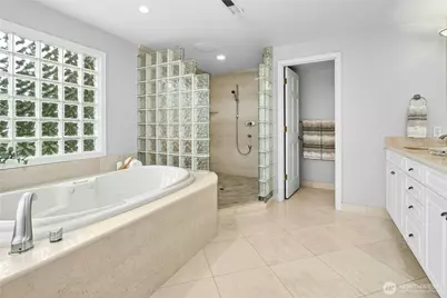 20005 NE 42nd Street, Sammamish, WA 98074 - Photo 23