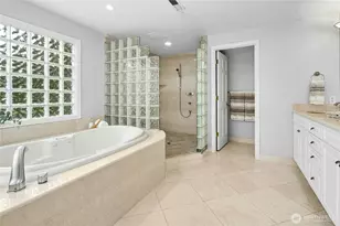 20005 NE 42nd St, Sammamish, WA 98074 - Photo 23