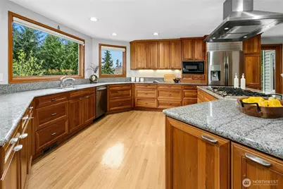 20005 NE 42nd Street, Sammamish, WA 98074 - Photo 11