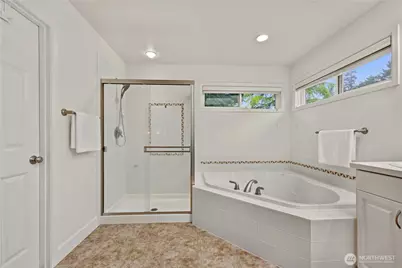 813 275th Place SE, Sammamish, WA 98075 - Photo 25