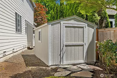 813 275th Place SE, Sammamish, WA 98075 - Photo 37