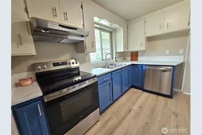 11319 107th Street SW, Tacoma, WA 98498 - Photo 17