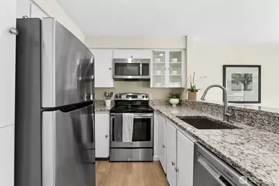 14727 NE 35th Street, Bellevue, WA 98007 - Photo 9