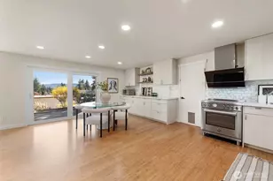 16127 SE 5th St, Bellevue, WA 98008 - Photo 9