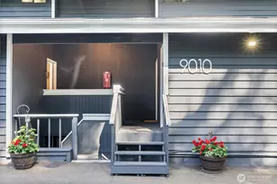 9010 236th St SW, Edmonds, WA 98026 - Photo 3