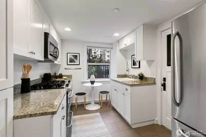 117 John Street #9, Seattle, WA 98109 - Photo 9