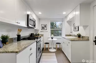 117 John St, Seattle, WA 98109 - Photo 11