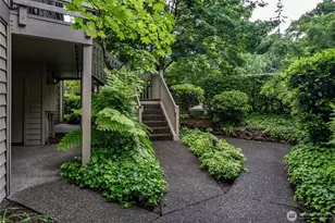 1300 Bellevue Way NE, Bellevue, WA 98004 - Photo 29