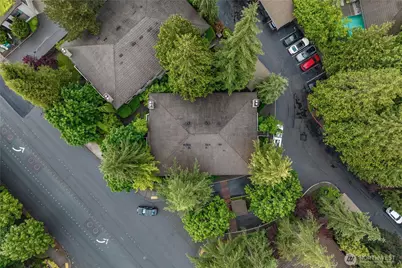 1300 Bellevue Way NE #2, Bellevue, WA 98004 - Photo 3