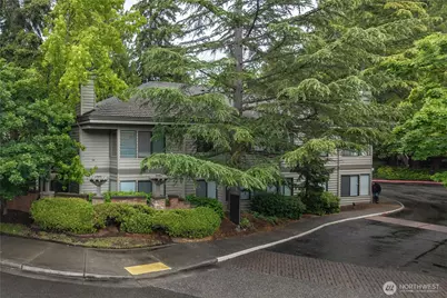 1300 Bellevue Way NE #2, Bellevue, WA 98004 - Photo 5