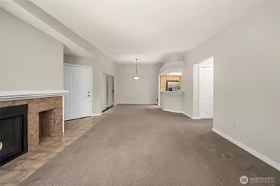 1300 Bellevue Way NE #2, Bellevue, WA 98004 - Photo 11