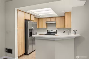1300 Bellevue Way NE, Bellevue, WA 98004 - Photo 15