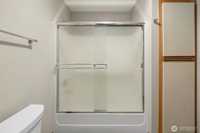 1300 Bellevue Way NE #2, Bellevue, WA 98004 - Photo 25