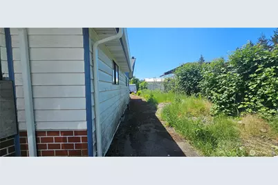 9722 South Tacoma Way, Lakewood, WA 98499 - Photo 3