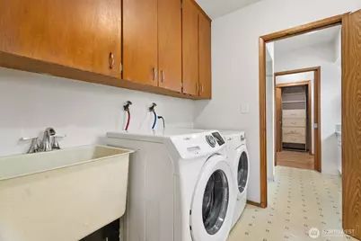 7502 Beverly Lane, Everett, WA 98203 - Photo 21