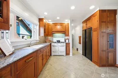 1519 1st Avenue N, Seattle, WA 98109 - Photo 13