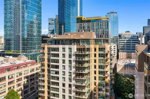 910 Lenora St, Seattle, WA 98121 - Photo 33