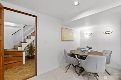 2529 Queen Anne Avenue N, Seattle, WA 98109 - Photo 15