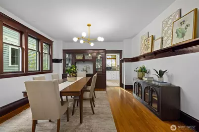2529 Queen Anne Avenue N, Seattle, WA 98109 - Photo 3