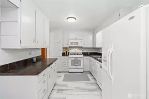 17023 113th Ave SE, Renton, WA 98055 - Photo 11
