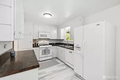 17023 113th Avenue SE, Renton, WA 98055 - Photo 9
