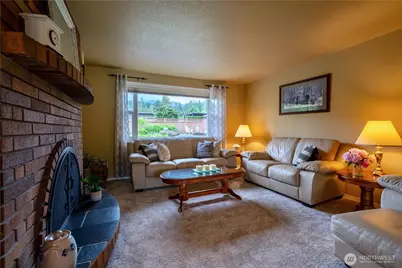 230 E Hawthorne Place, Port Angeles, WA 98362 - Photo 9