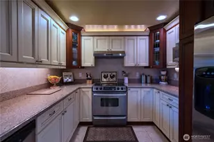 230 E Hawthorne Pl, Port Angeles, WA 98362 - Photo 3