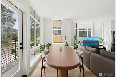 902 N 86th Street, Seattle, WA 98103 - Photo 17