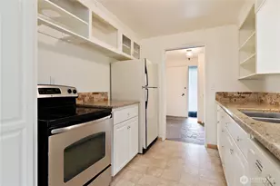 3536 NE 94th St, Seattle, WA 98115 - Photo 17
