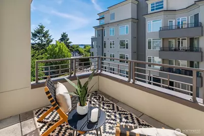 225 4th Avenue #B401, Kirkland, WA 98033 - Photo 1