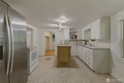 3511 Quade Road, Clinton, WA 98236 - Photo 13