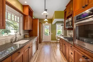 7056 26th Ave NW, Seattle, WA 98117 - Photo 9