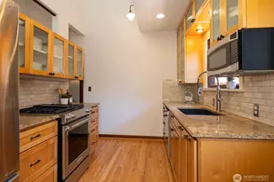 1423 N 47th St, Seattle, WA 98103 - Photo 11