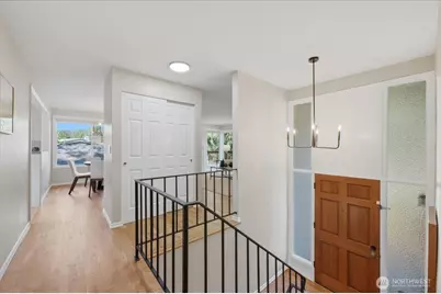 1801 Anacortes Avenue NE, Renton, WA 98059 - Photo 3