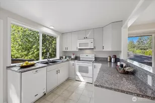 1801 Anacortes Ave NE, Renton, WA 98059 - Photo 11