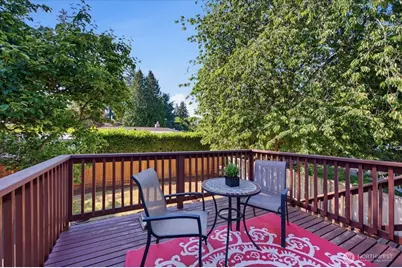 1801 Anacortes Avenue NE, Renton, WA 98059 - Photo 13