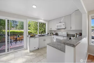 1801 Anacortes Avenue NE, Renton, WA 98059 - Photo 9
