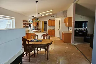 201 W Oakview Ave, Centralia, WA 98531 - Photo 5