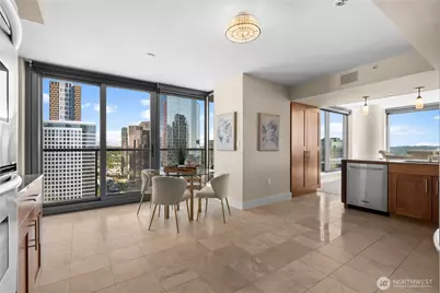 650 Bellevue Way NE #2301, Bellevue, WA 98004 - Photo 11