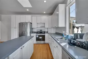 10709 Woodland Ave E, Puyallup, WA 98373 - Photo 5