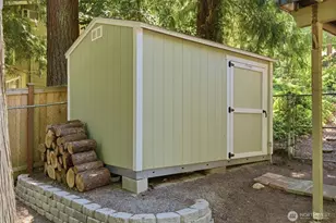 895 Highwood Dr SW, Issaquah, WA 98027 - Photo 33