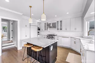 5336 SW Admiral Wy, Seattle, WA 98116 - Photo 9