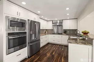 3053 32nd Ave W, Seattle, WA 98199 - Photo 9