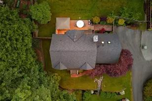5791 Wimsey Ln NE, Bainbridge Island, WA 98110 - Photo 3