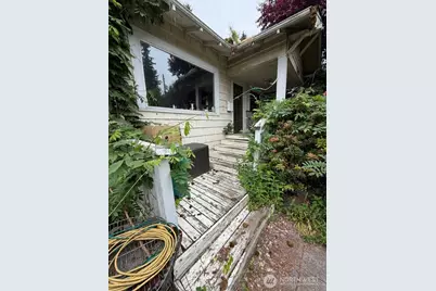 7547 11th Avenue NE, Seattle, WA 98115 - Photo 1