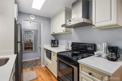 11008 NE 68th St #728, Kirkland, WA 98033 - Photo 7